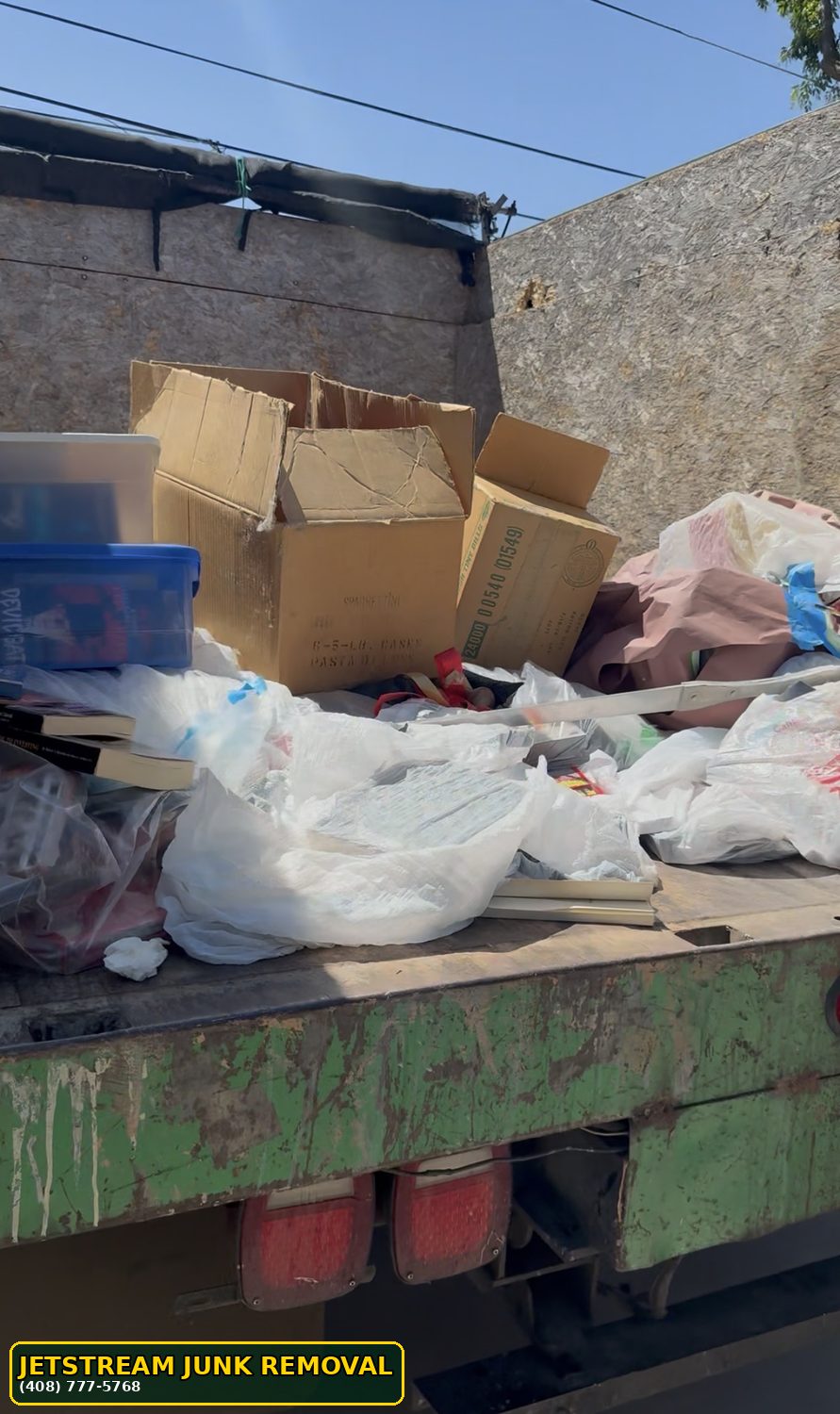 garage cleanout and junk hauling in San Jose