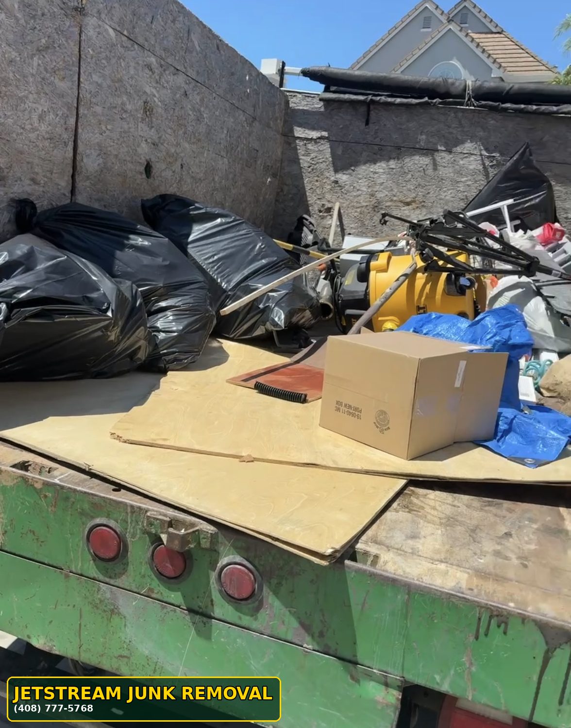 garage cleanout and junk hauling in San Jose