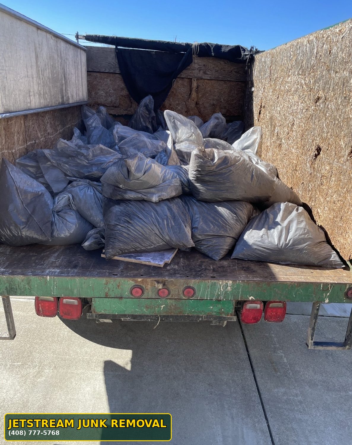garage cleanout and junk hauling in San Jose