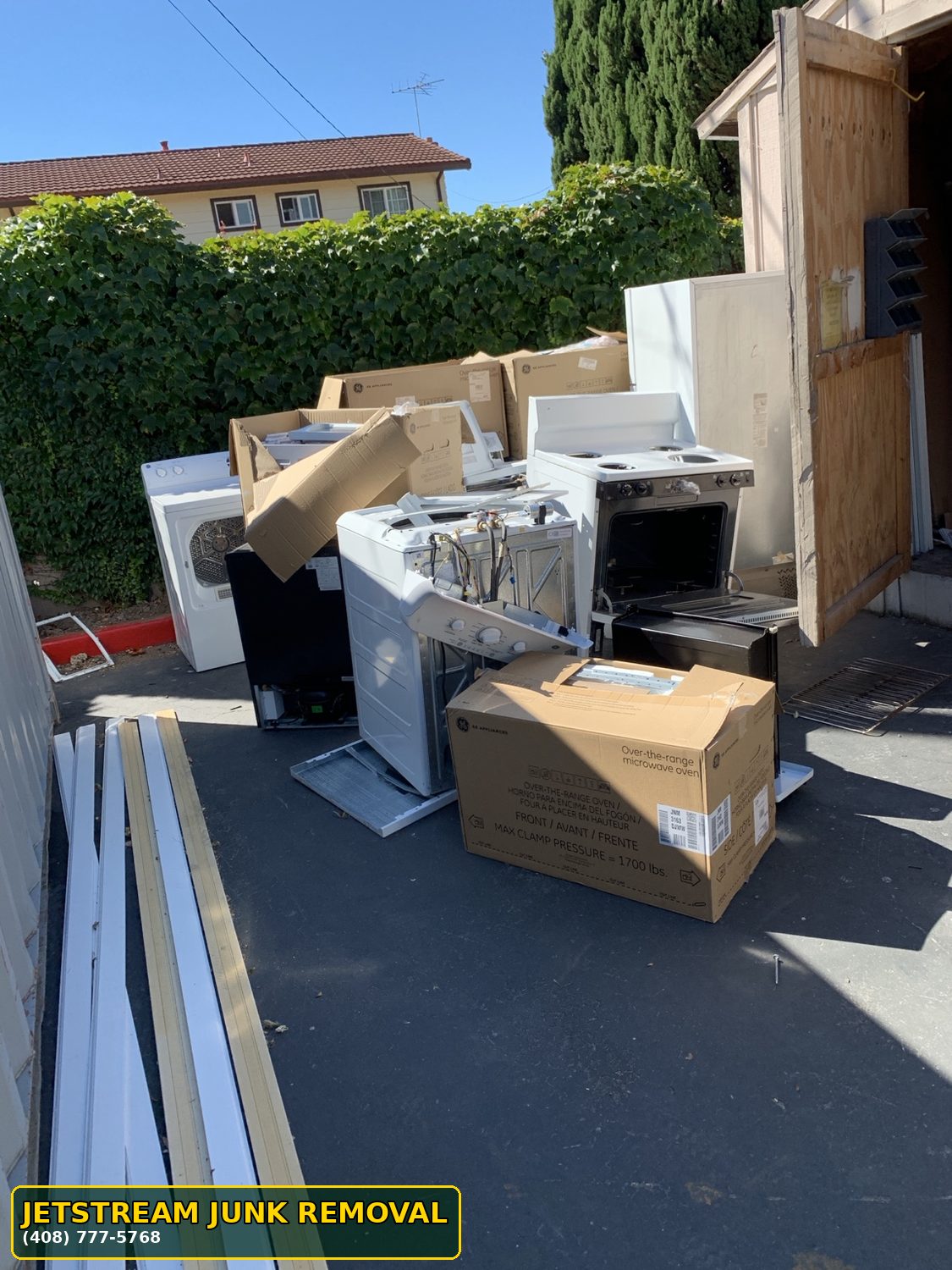 garage cleanout and junk hauling in San Jose
