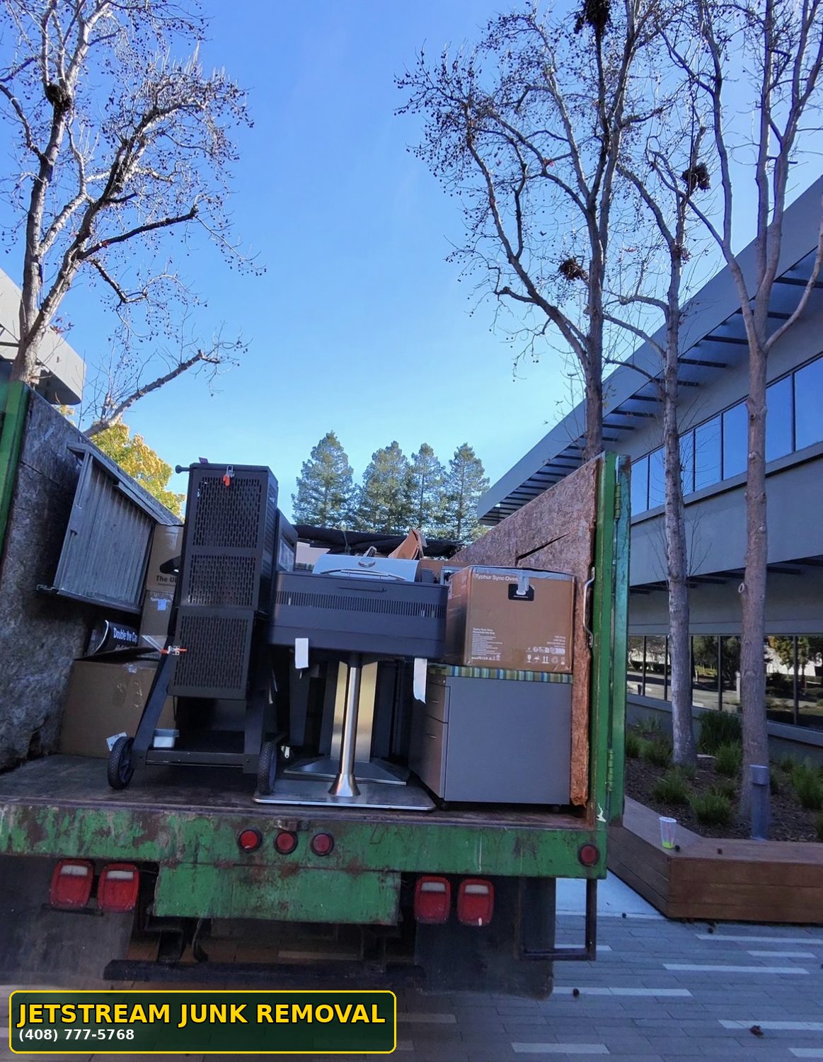 same-day junk hauling in the Bay Area