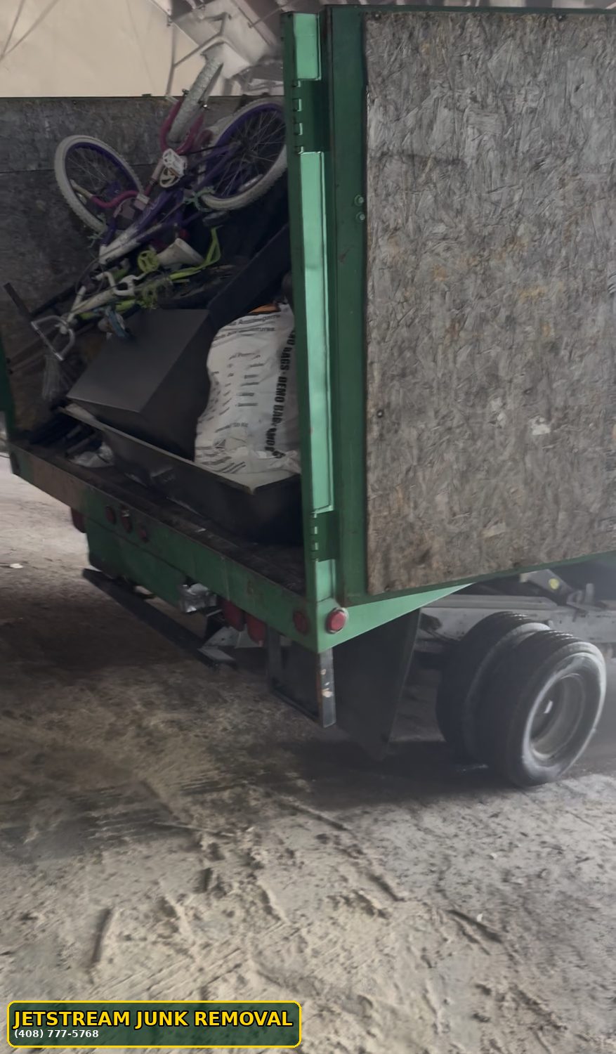 same-day junk hauling in the Bay Area
