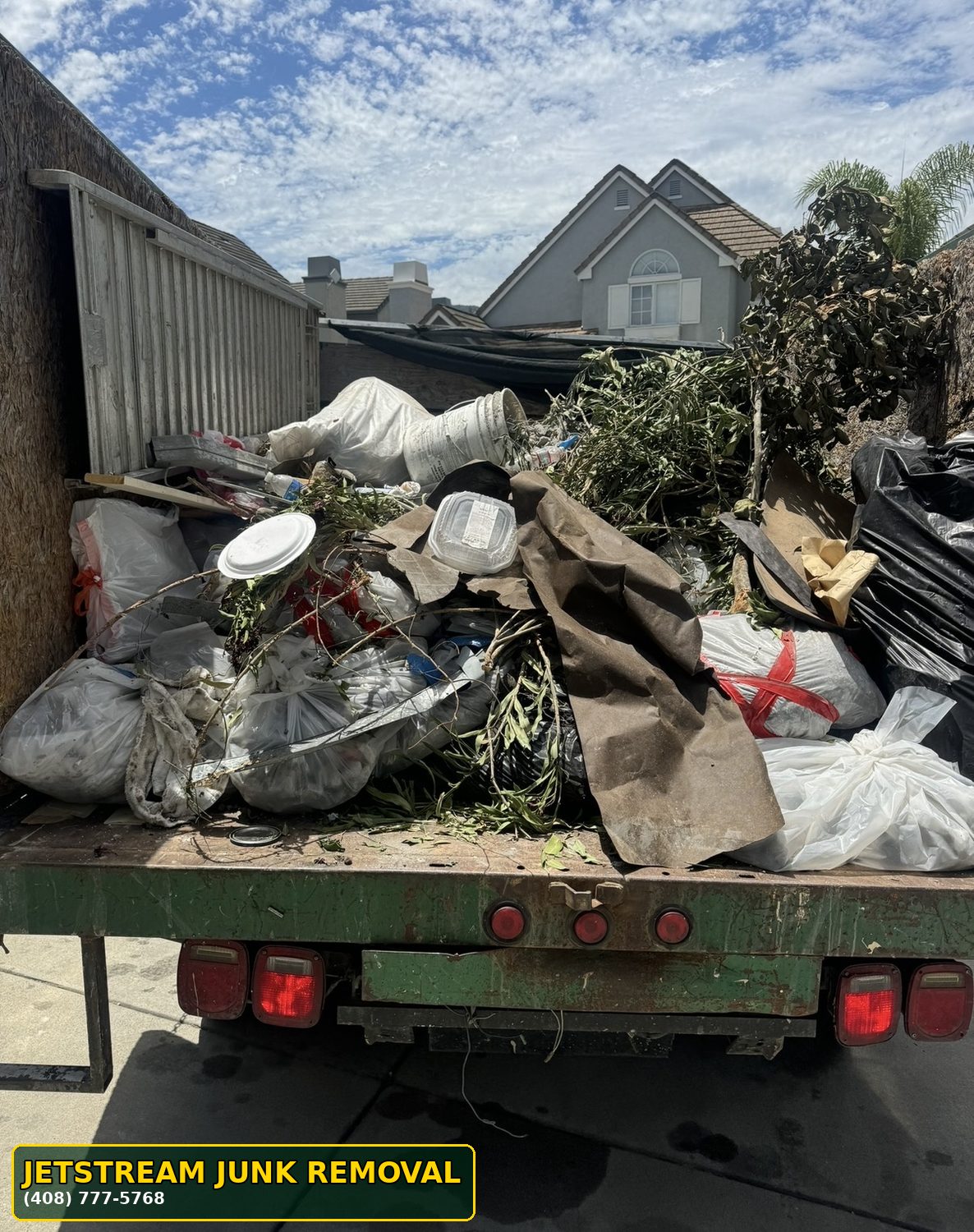 yard debris removal and property cleanout