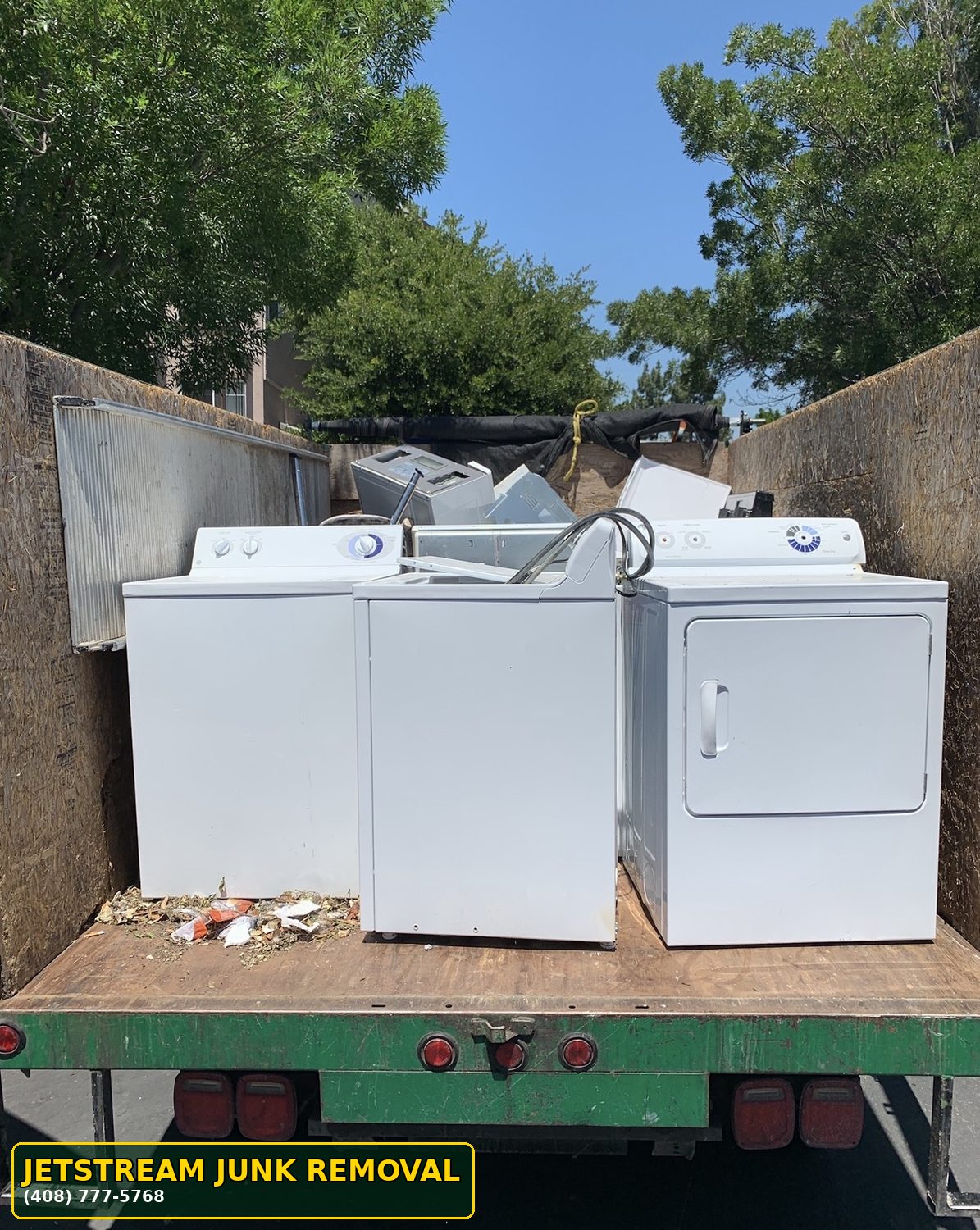 yard debris removal and property cleanout
